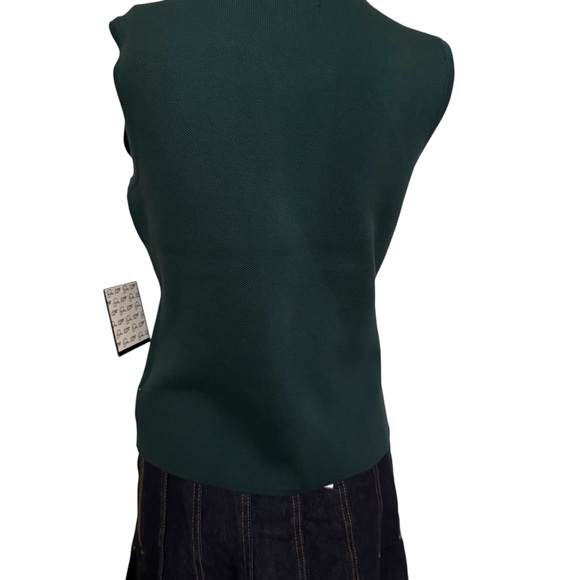 Elegant Green Sleeveless Cardigan - Picture 2 of 6
